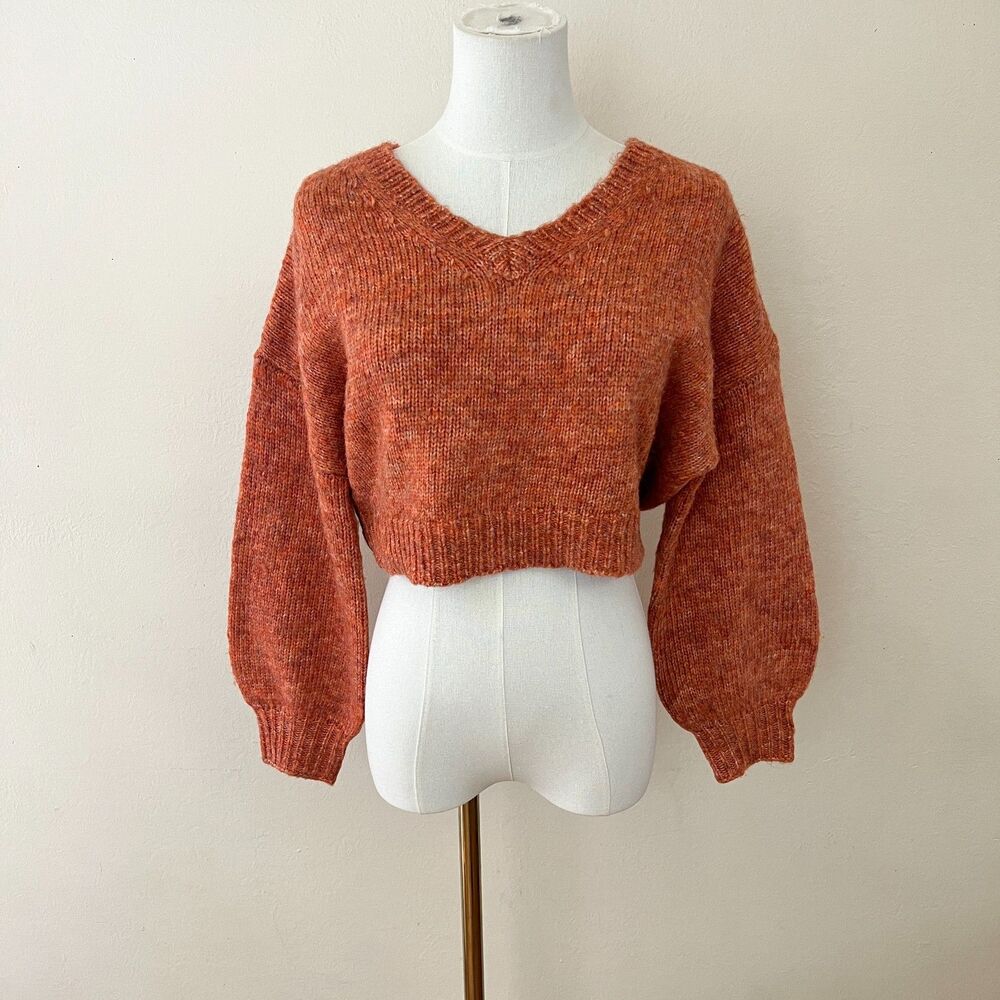 Olivaceous Cropped Pumpkin Spice V-Neck Sweater w/ Balloon Sleeves Size Small